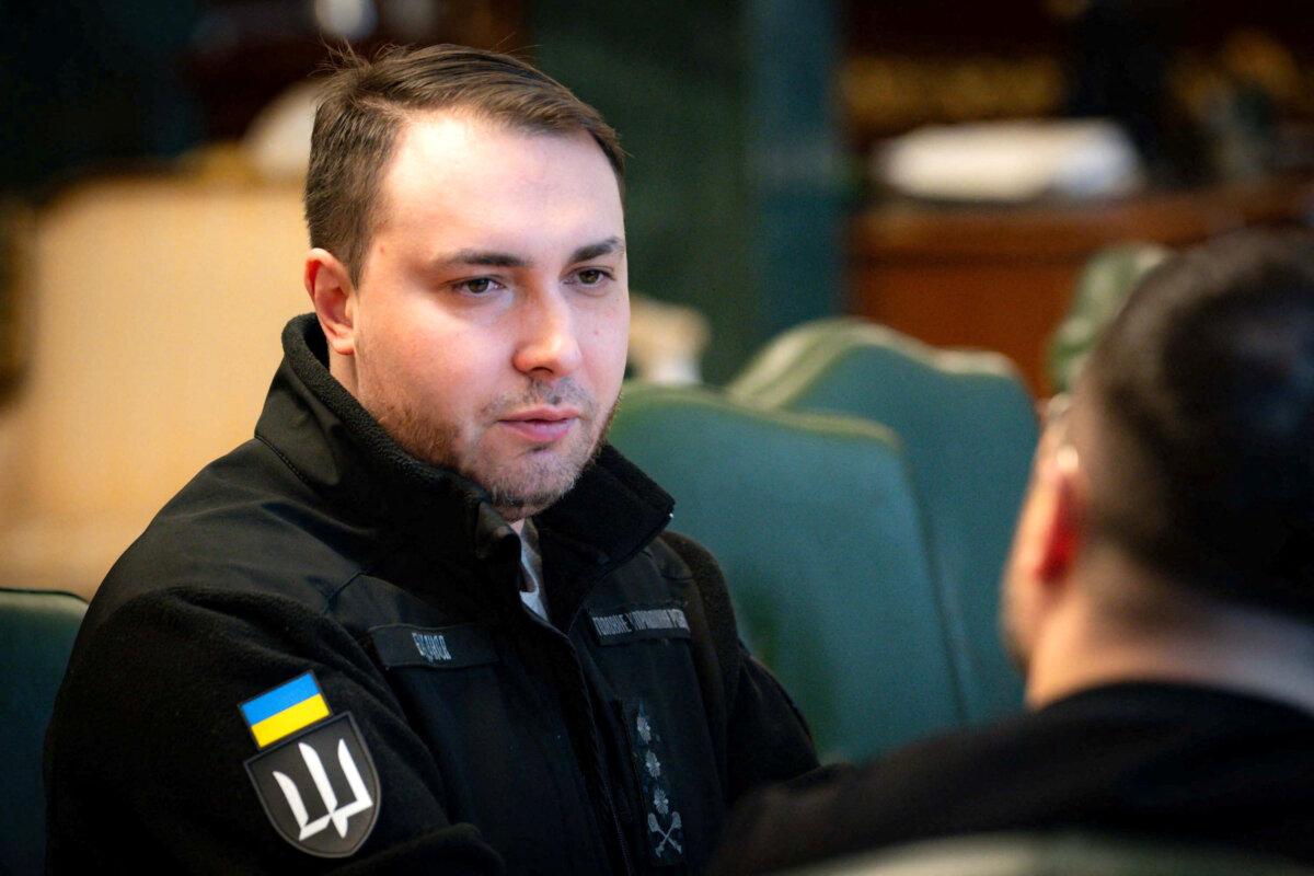 Chief of the Military Intelligence of Ukraine Kyrylo Budanov meets with Ukrainian President Volodymyr Zelenskyy in Kyiv, Ukraine, in this handout picture released on Jan. 2, 2026. (Ukrainian Presidential Press Service/Handout via Reuters)