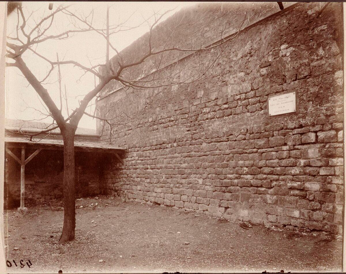 The location of the massacre of Rue Haxo. A photograph by Eugène Atget, between 1885 and 1925. (CCO)