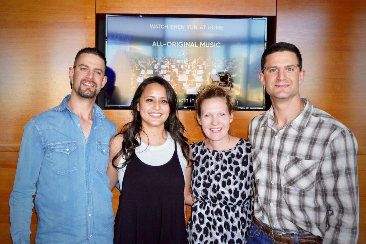 Dustin Diamond (L) attends Shen Yun with family members at the Long Center for the Performing Arts in Austin, Texas, on Jan. 3, 2026. (Sonia Wu/The Epoch Times)