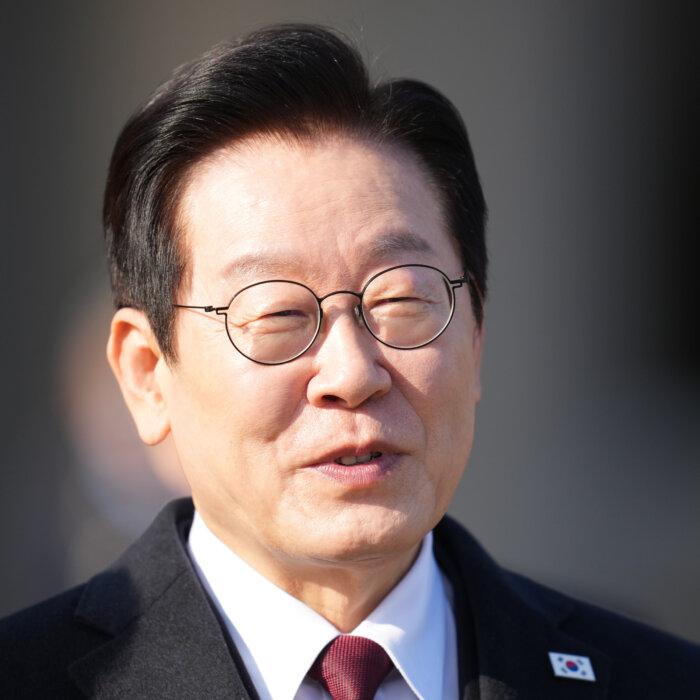 South Korea’s Lee Urges Regional Peace in Summit With China’s Xi