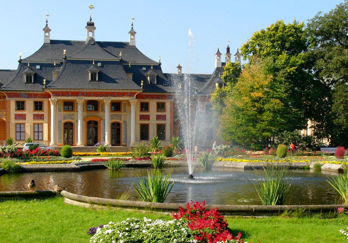 Pillnitz Castle and gardens. (<a href="https://commons.wikimedia.org/wiki/User:Nikater">User:Nikater</a>/<a href="https://creativecommons.org/licenses/by-sa/4.0">CC BY-SA 4.0</a>)