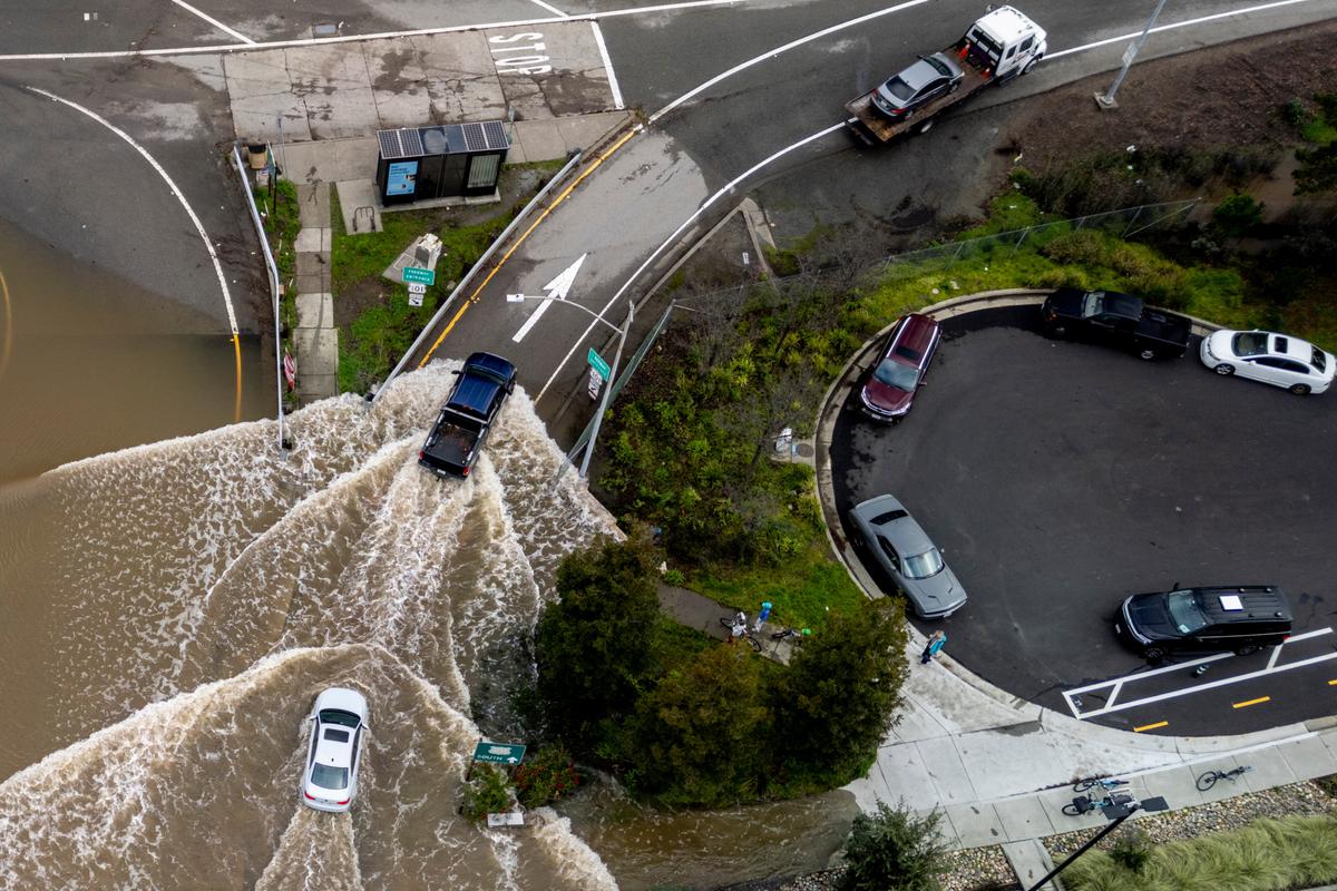 Rain Continues in Parts of California Reeling From Flooding and High Tides