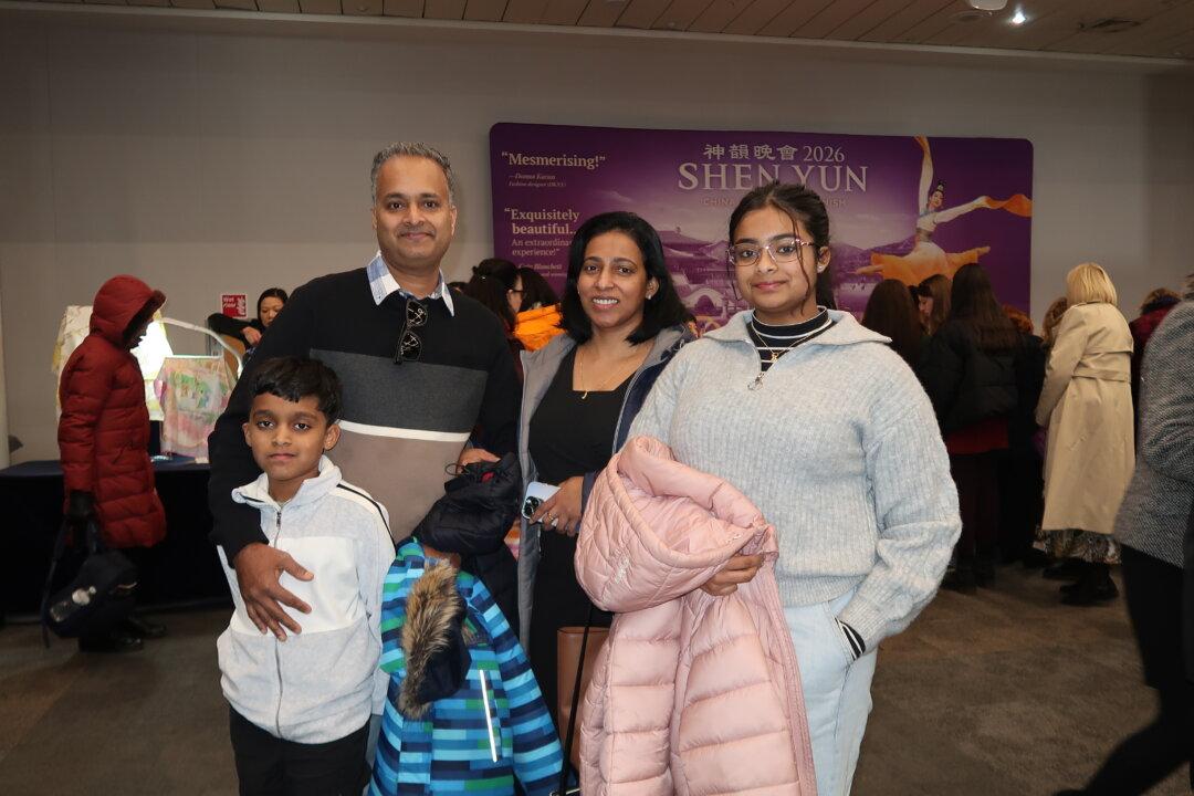 Business Owner Hopes Younger Generation Will Learn Cultural Values From Shen Yun