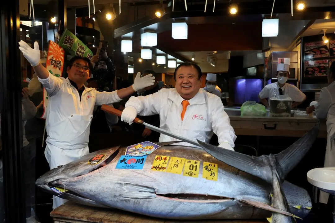 Popular Japanese Sushi Chain Pays Record $3.2 Million for Tuna in New Year Auction