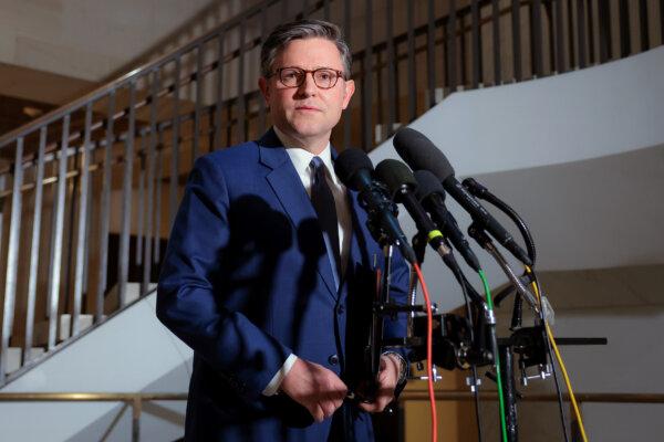 Speaker Johnson Says He Doesn’t Expect US Troop Deployment in Venezuela