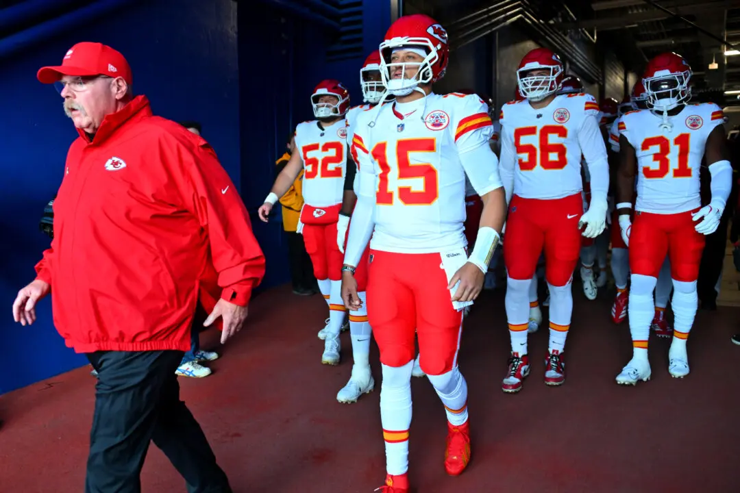 Chiefs Complete Disappointing Season; NFL Dynasty Regrouping as Mahomes Mends