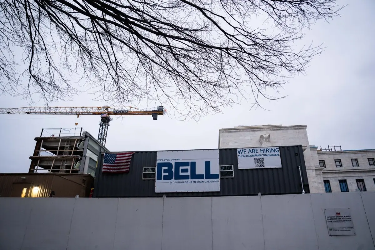 US Private Payrolls Growth Slows to Start 2026: ADP | USNN World News The Federal Reserve in Washington on Jan. 6, 2026. (Madalina Kilroy/The Epoch Times)