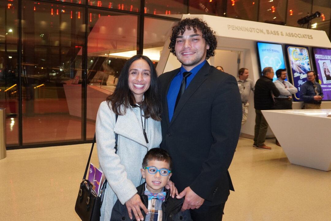 Lubbock Theatergoers Impressed With Shen Yun’s Dancers