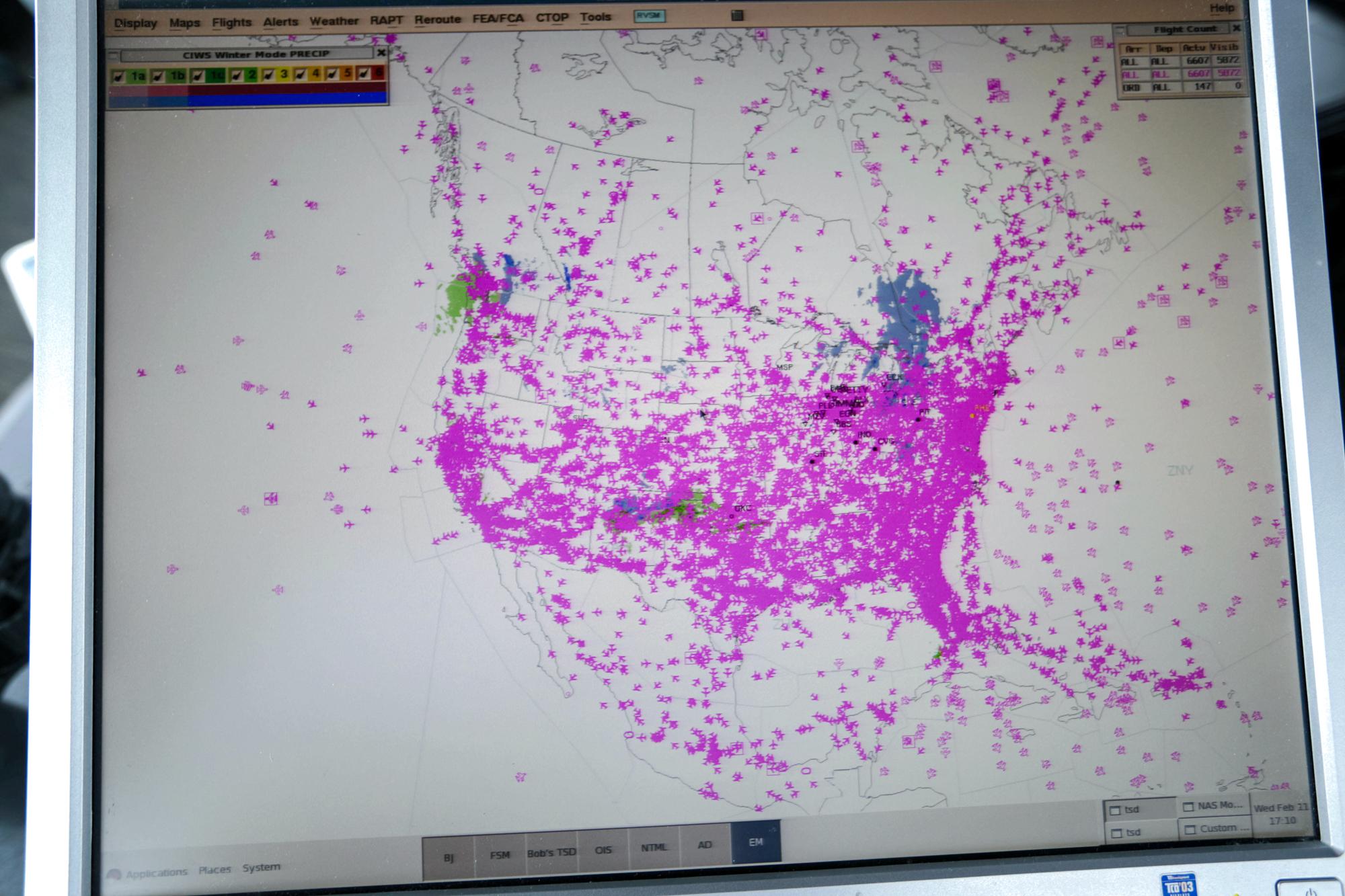 Overhauling Air Traffic Control Involves 5,000 Locations and 600 Radar Systems—What to Know | USNN World News image-5968283