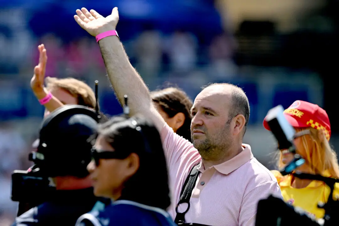 Has a Bondi Beach Hero’s US Trip Triggered a Familiar Aussie Reflex? Tall Poppy Syndrome