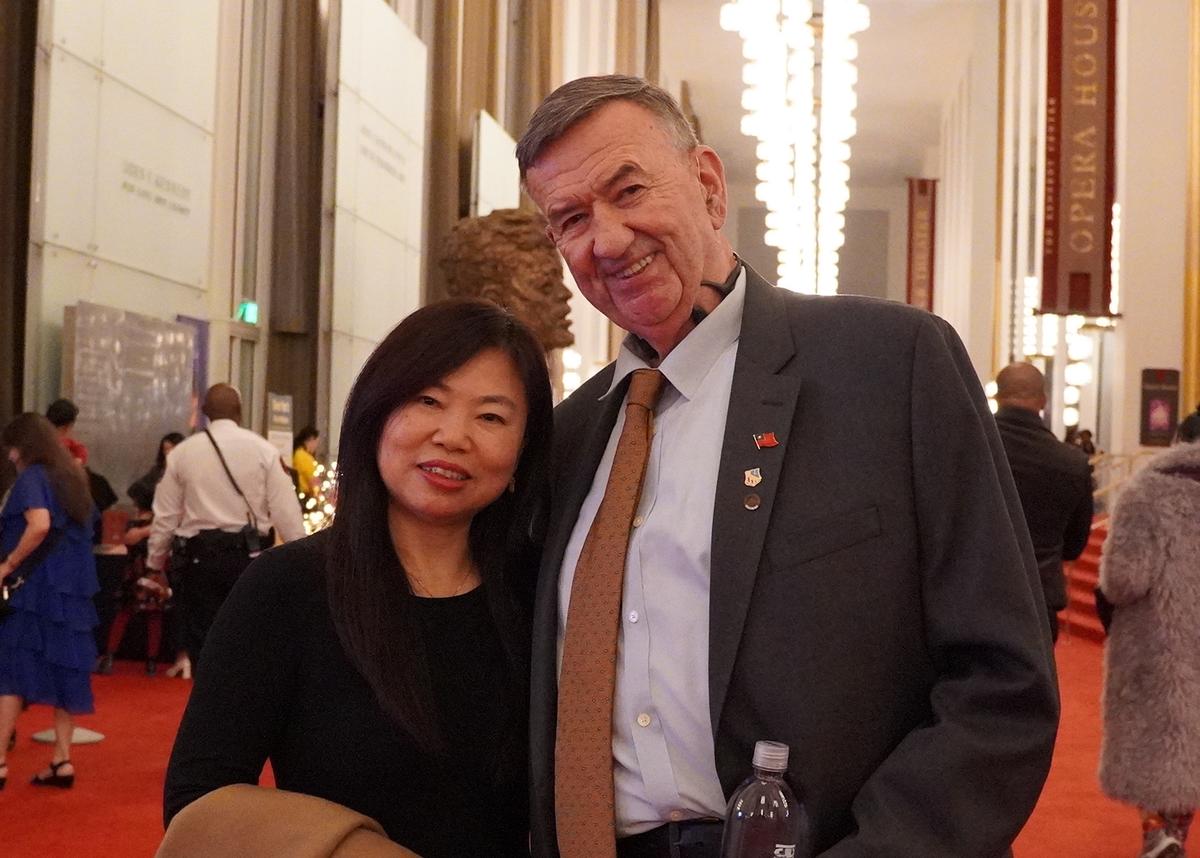 Shen Yun’s Performance Is ‘Very Informative,’ Says Retired Navy Chief