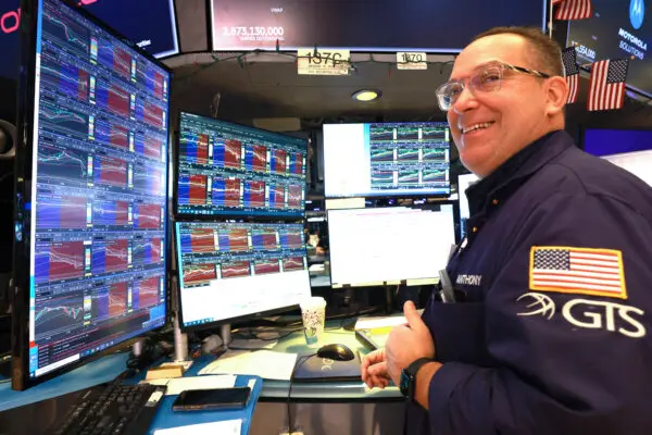 Wall Street Review: Stocks Close Out Strong Week on Labor Market Clarity