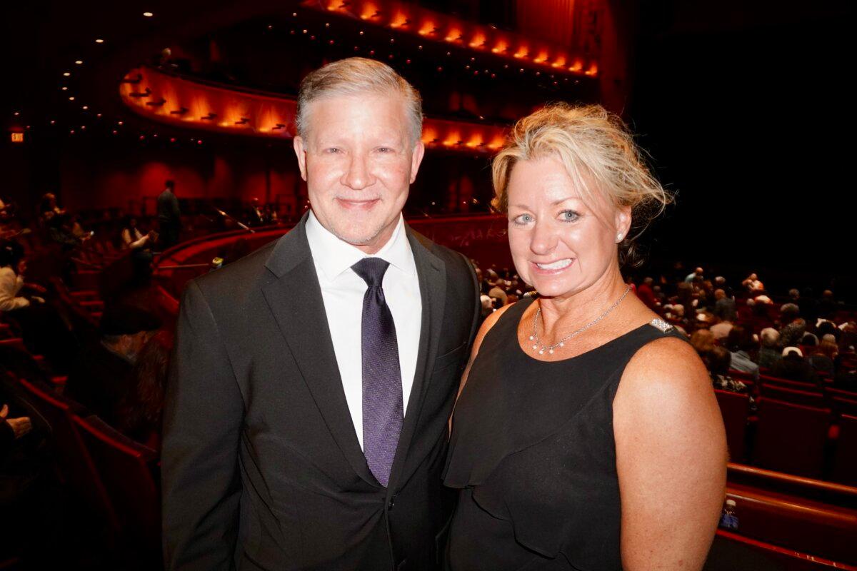 Richard and Lavonne Reeser watch Shen Yun at the Tobin Center for the Performing Arts on Jan. 10, 2026. (Sonia Wu/The Epoch Times)