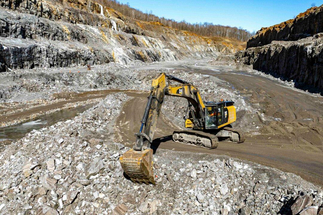 Why Canada’s Stock Market Outperformed US Counterparts in 2025: Will This Continue in 2026?