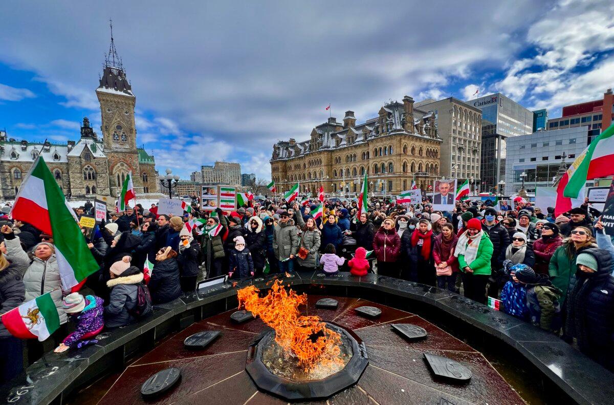 Iranian Canadians rally in support of anti-regime protesters in Iran, on Parliament Hill in Ottawa on Jan. 11, 2026. (Jonathan Ren/The Epoch Times)