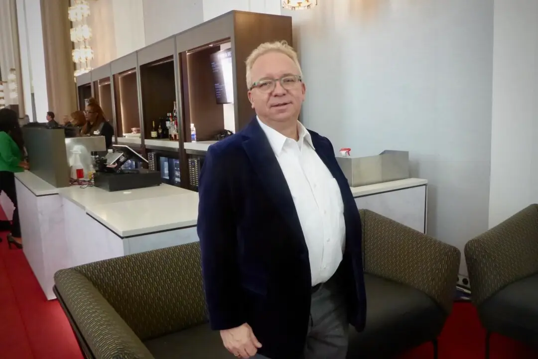 ‘A Must-Go’ Performance: Shen Yun Shows What’s Going on in China