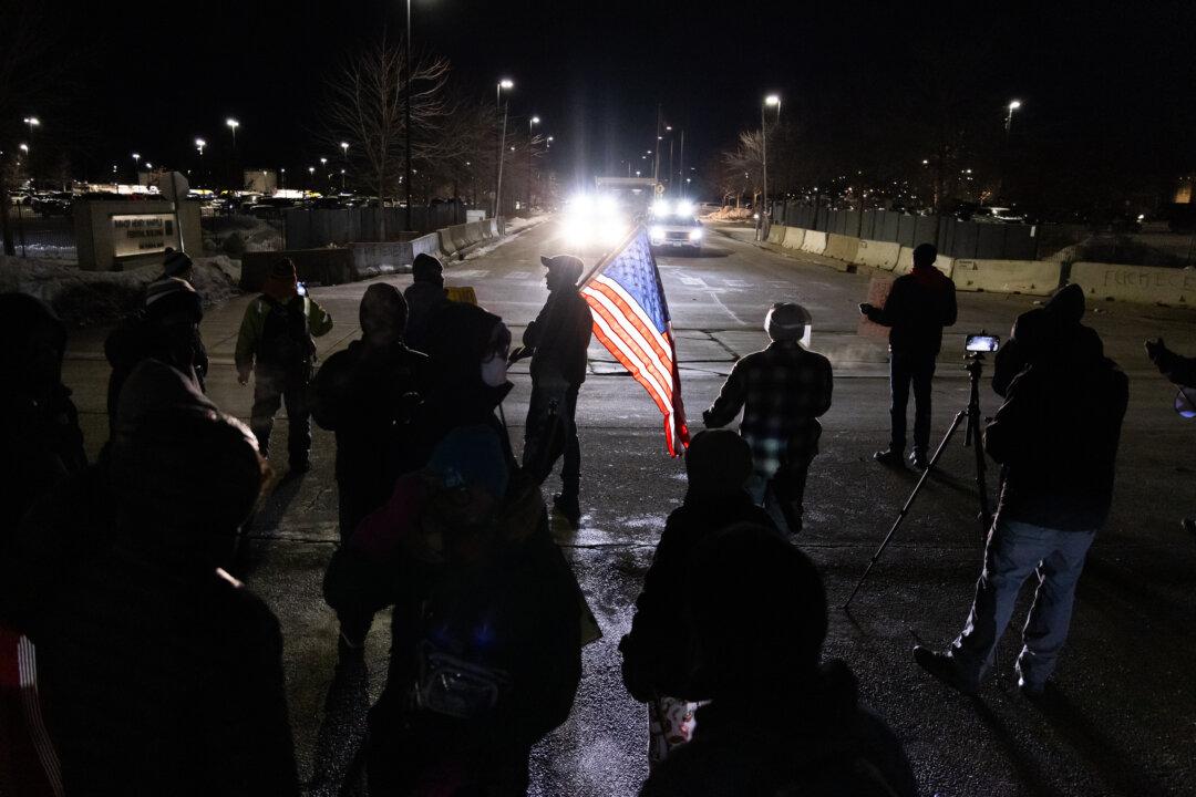 ICE Officer Ambushed, Shoots Illegal Immigrant in Minneapolis: DHS