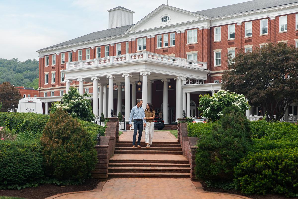 Portico with six Ionic collumns leading into the Omni Homestead's lobby and Great Hall. (Omni Hotels & Resorts)