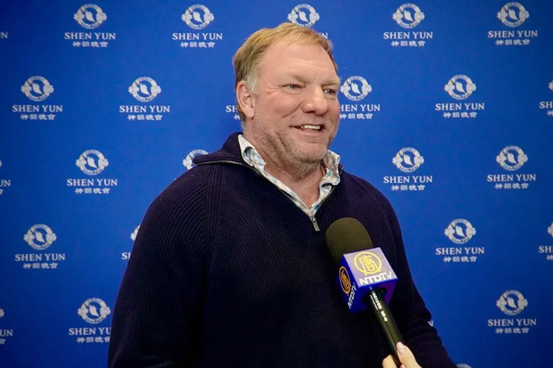 Writer and Filmmaker Keeps Coming Back to Shen Yun: ‘This Is the Most Beautiful Show’