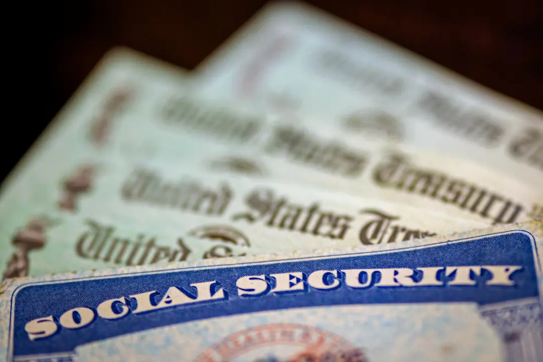 Social Security Benefit Cut Could Average $500 for Some Retirees in 2032, Think Tank Warns