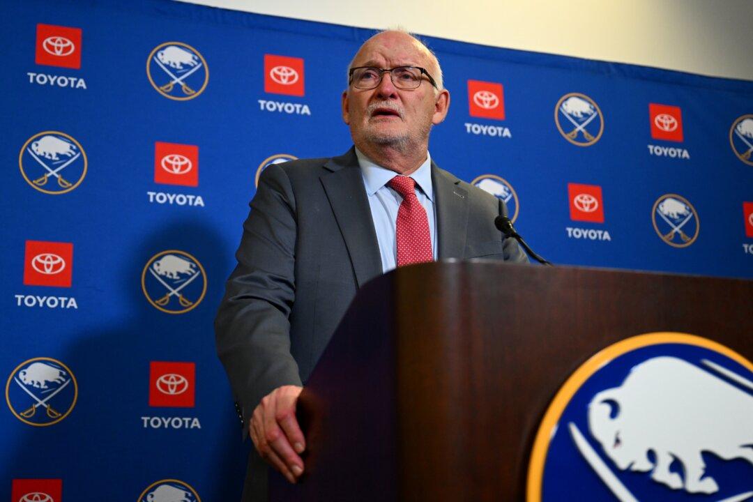 Sabres’ Ruff Notches 1,900th NHL Regular-Season Game as Coach