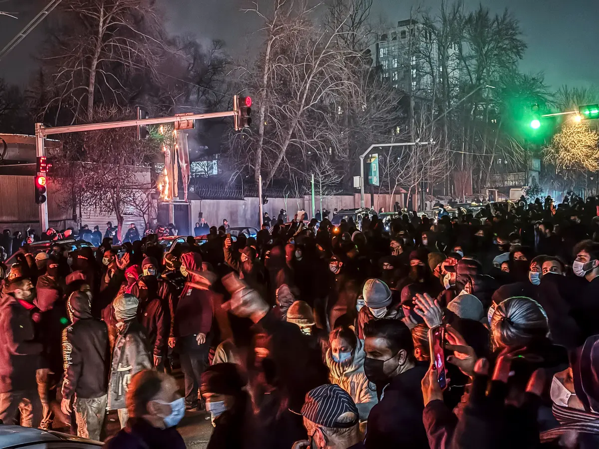 Trump Warns Iran of ‘Very Strong Action’ if Regime Hangs Protesters thumbnail