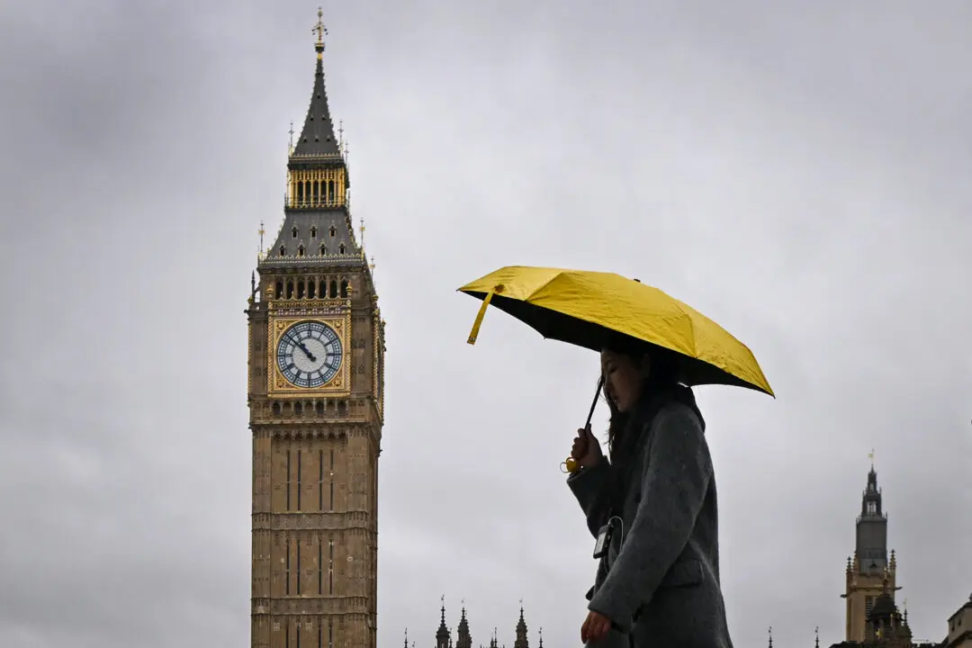 UK Economy Shrank Slightly in April as Middle East Conflict Added to Price Pressures: ONS