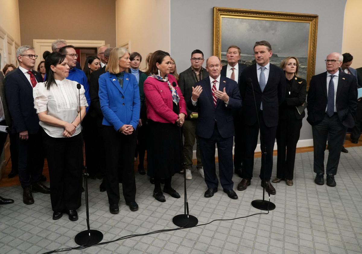 US Lawmakers Arrive in Denmark Amid Greenland Push