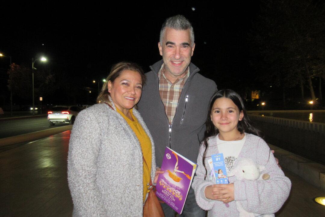 Shen Yun Is ‘Super Amazing,’ Says California Theatergoer