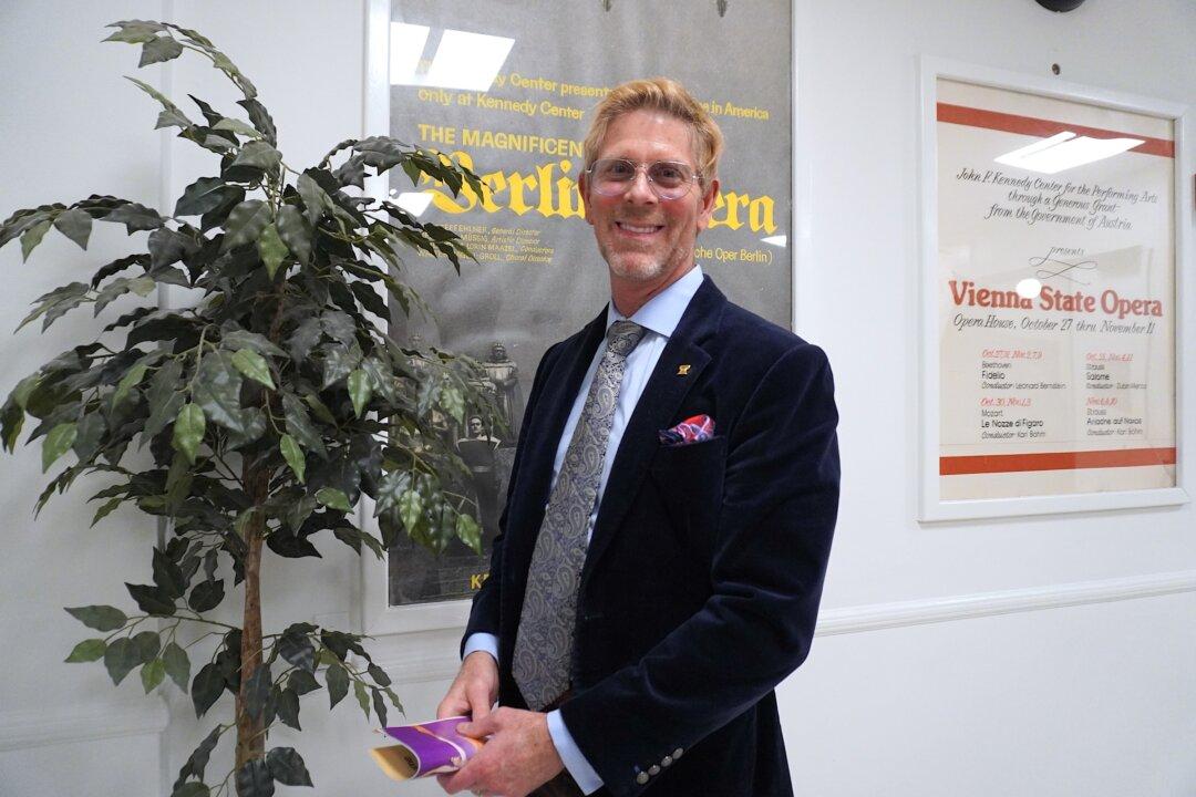 Shen Yun Is ‘Filled With Joy and Happiness,’ Says Foundation VP