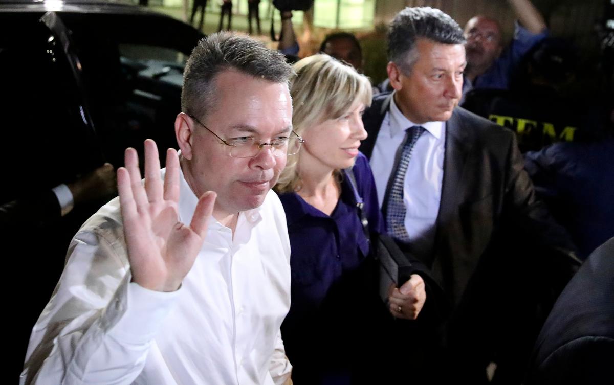 As Missionary Era Comes to an End in Turkey, Protestants Look to West for Protection