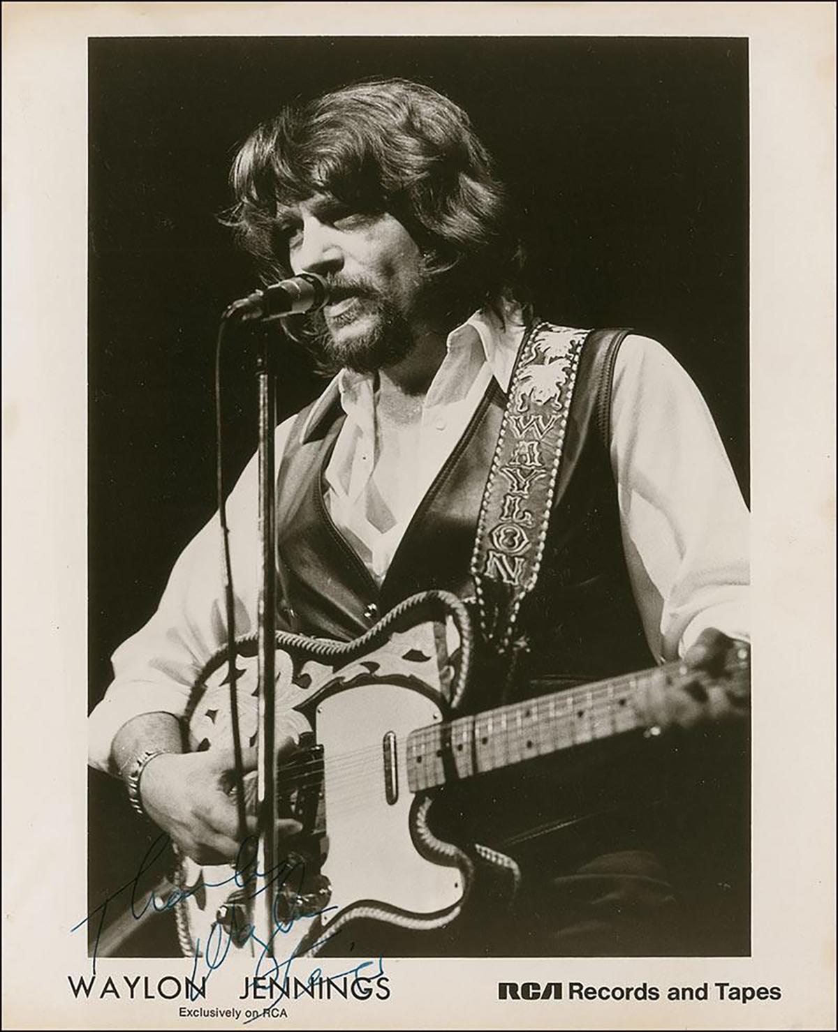 Waylon Jennings's publicity picture for RCA Records, circa 1973. (Public Domain)