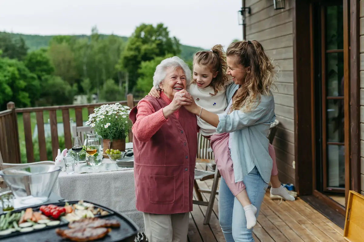 Healthy boundaries are meant to preserve relationships, not erase them. (Halfpoint Images/Getty Images)