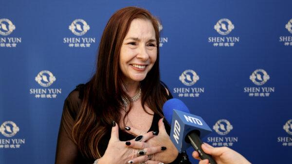 Former Dance Studio Owner Impressed By Shen Yun’s Dancers