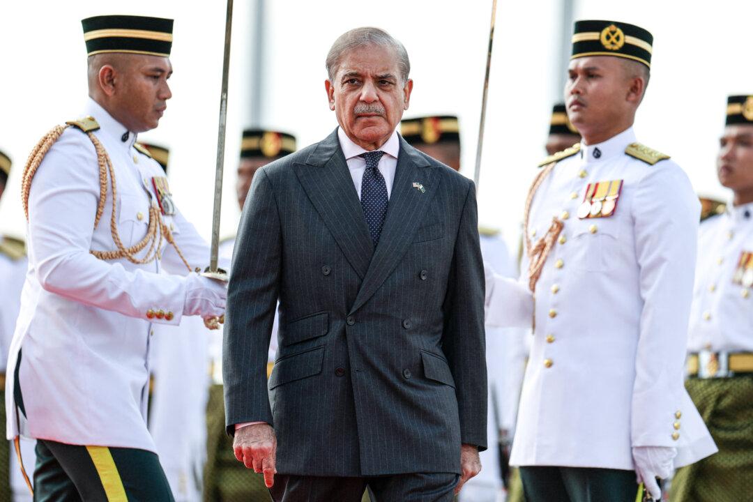 Pakistan Urges Restraint After Cease-Fire Violations Reported