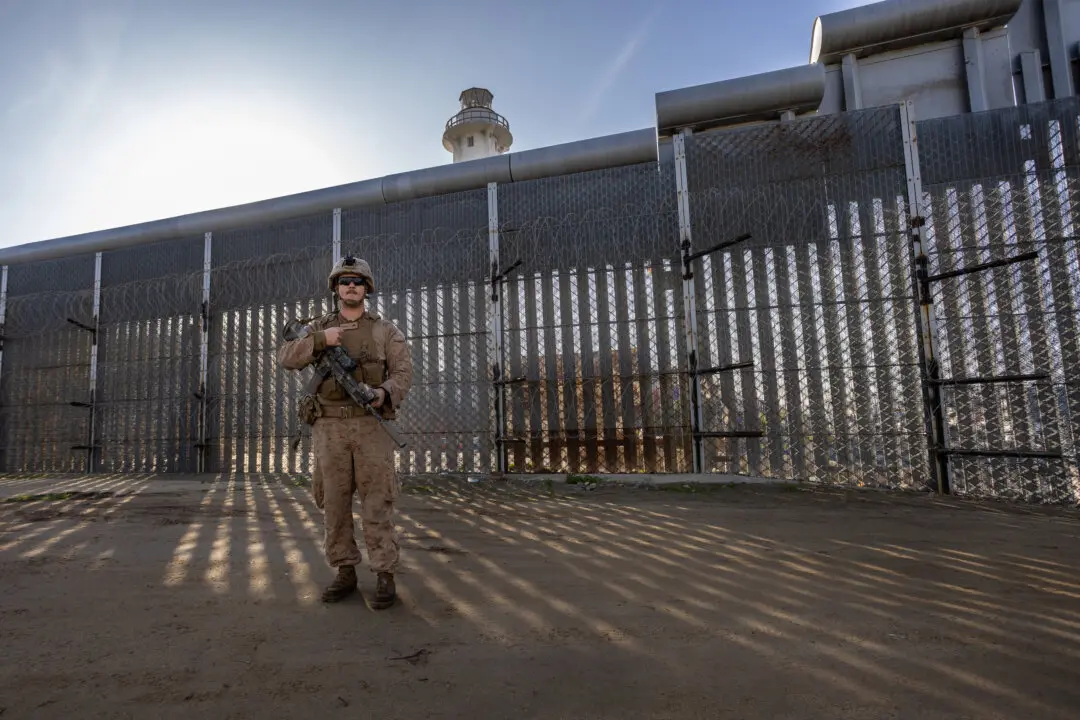 Pastors Back Legal Immigration, Split on Deportation Levels, Survey Finds