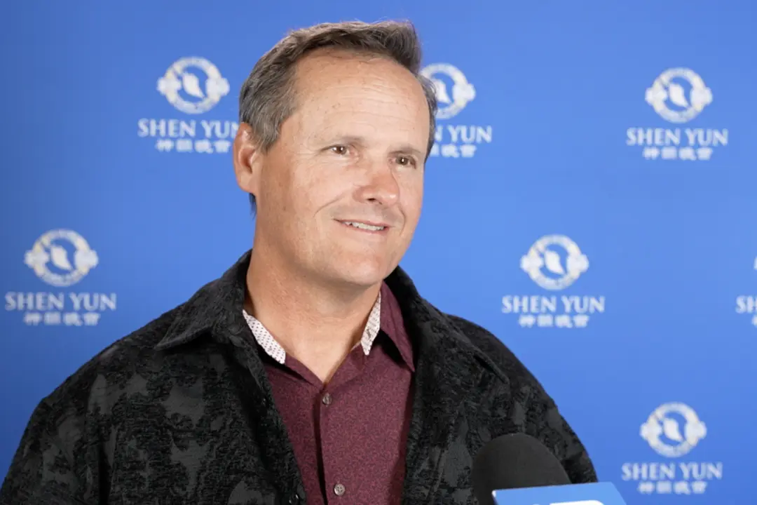 Company VP Amazed By Shen Yun’s Display of Art and History