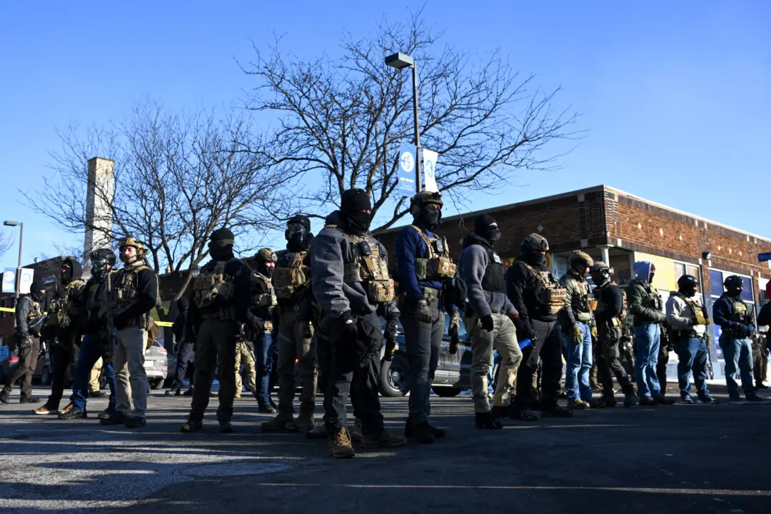 Suspect in Custody After Allegedly Biting Off Federal Agent’s Finger in Minnesota