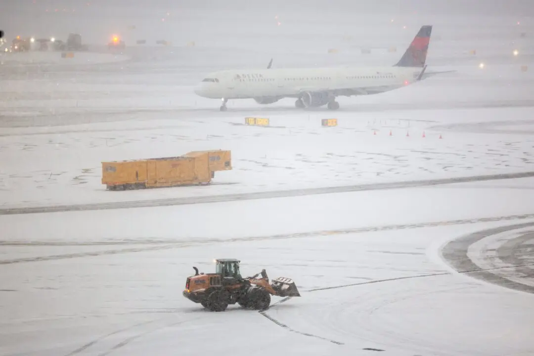 Delta Operates Reduced Schedule Amid Ongoing Winter Weather