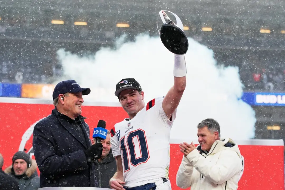Patriots Punch Ticket to 12th Super Bowl With Gritty 10–7 Win Over Broncos in Snowy Denver