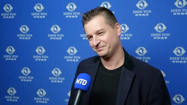 Audience Members in Woking Are Touched by Shen Yun’s Inner Beauty