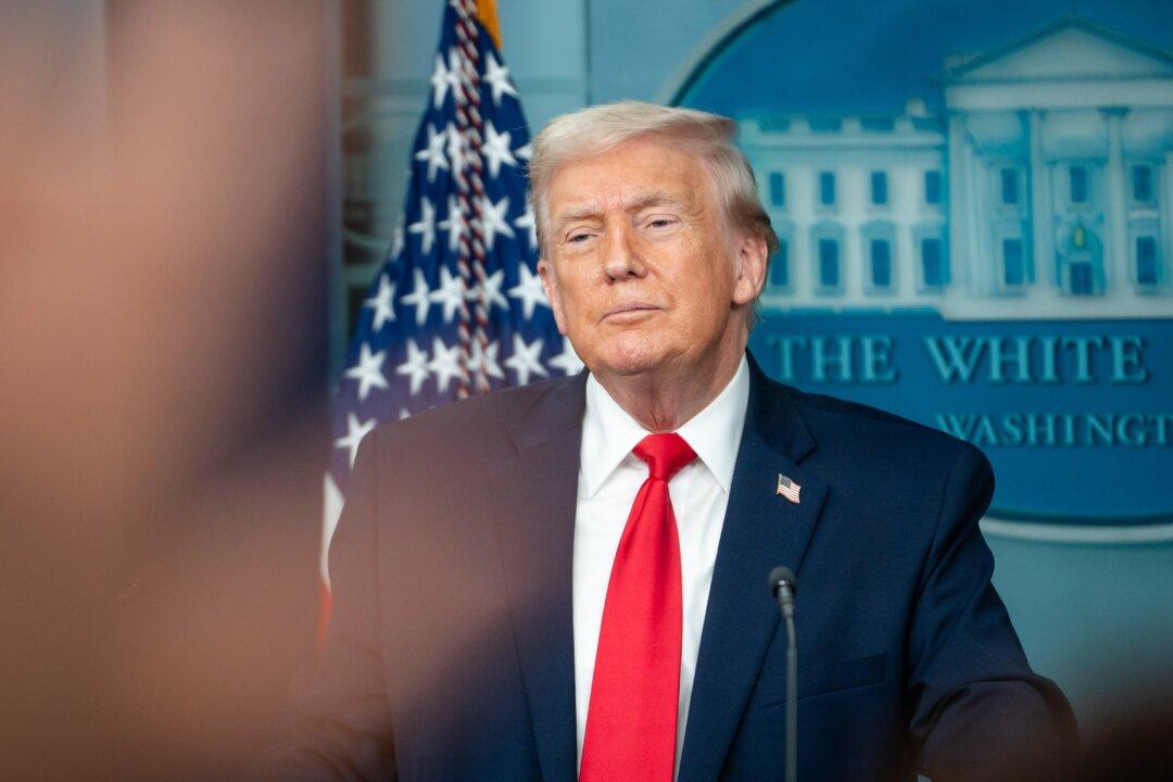 Trump to Discuss Economy, Energy During Iowa Visit: White House