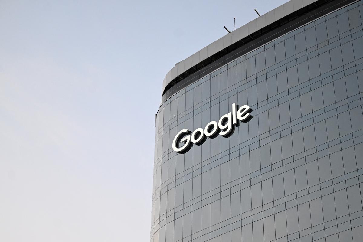 Ex-Google Engineer Convicted of Stealing AI Infrastructure Secrets for Chinese Ventures thumbnail