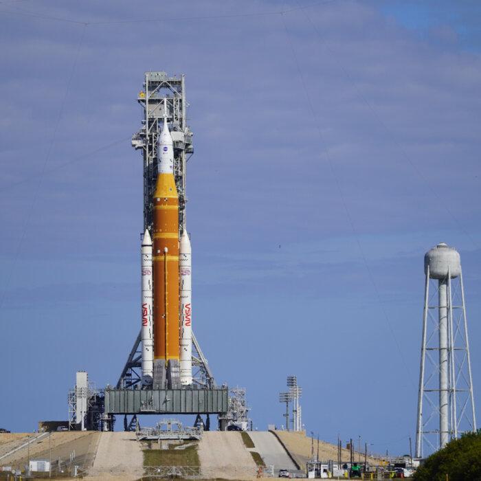 Cold Weather Delays NASA Moon Launch at Least Two Days