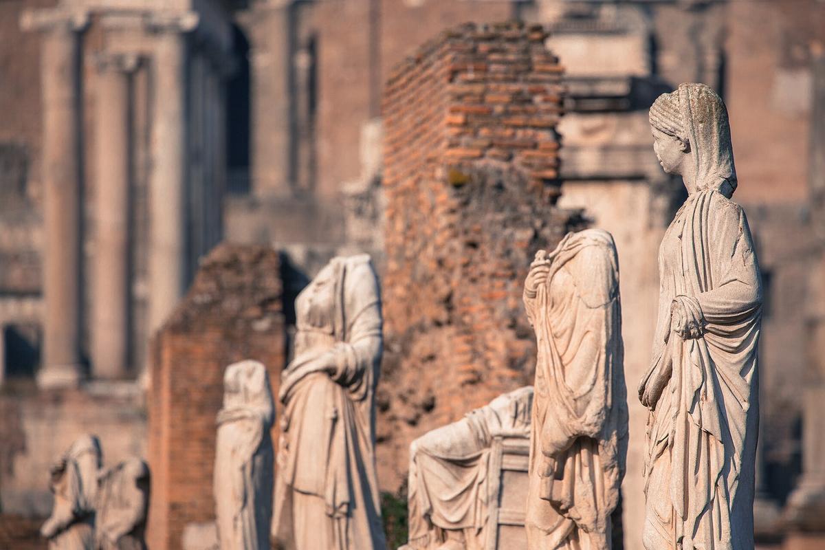 The ruins of the house of the Vestal Virgins sits behind the eastern edge of the Roman Forum. (Bradley Weber/CC BY-SA 2.0)