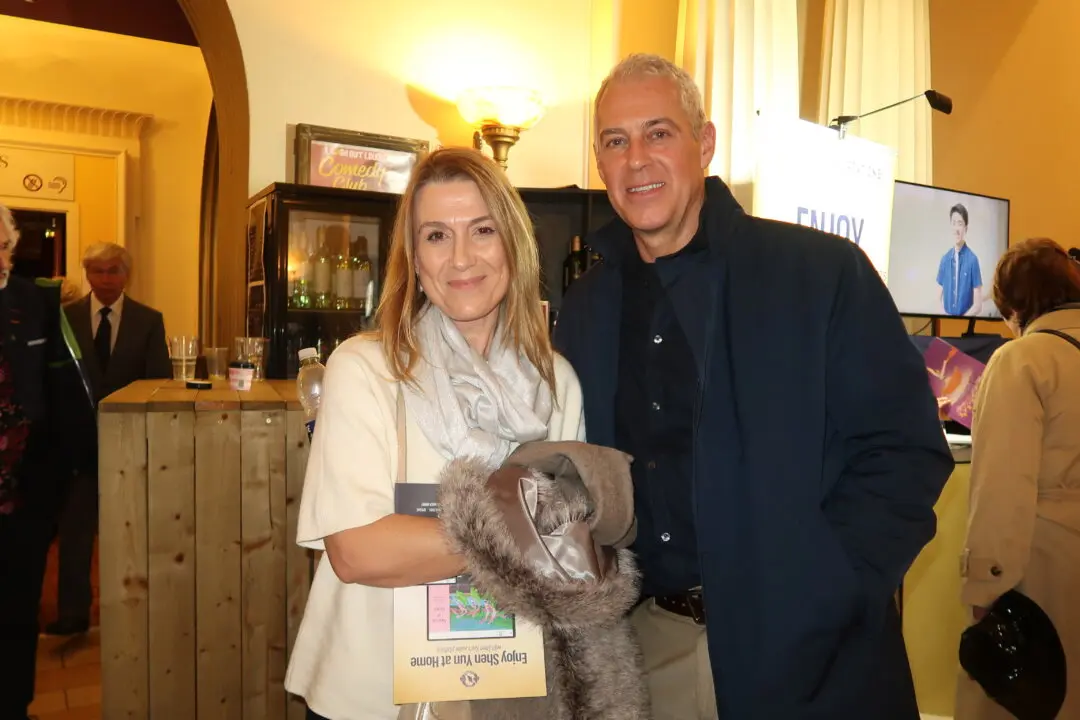 ‘A Trip Through History Books,’ Company Owners Enjoy Shen Yun