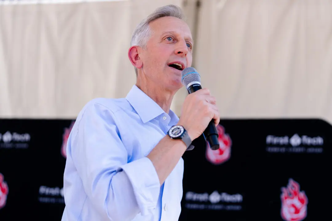 Portland Mayor Says ICE Should Leave City After Federal Agents Launch Tear Gas