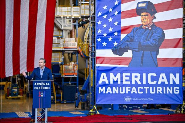 Hegseth Praises Blue Origin’s Work During Cape Canaveral Visit