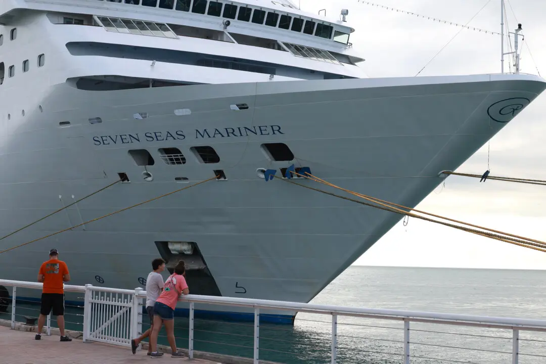 CDC Reports Gastrointestinal Outbreak on Luxury Cruise Ship