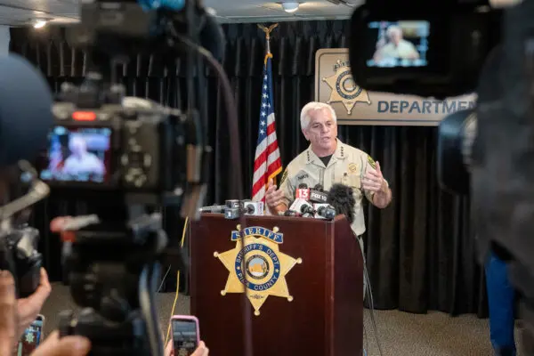 Trump Rededicates America as One Nation Under God at National Prayer Breakfast